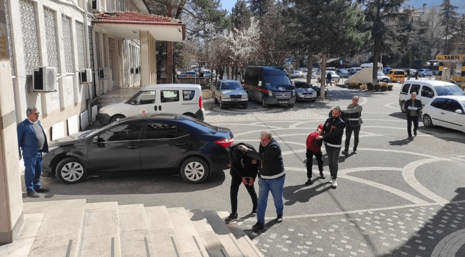 Eskişehir’de Kaçak Kazı Operasyonu: 12 Kişi Suçüstü Yakalandı