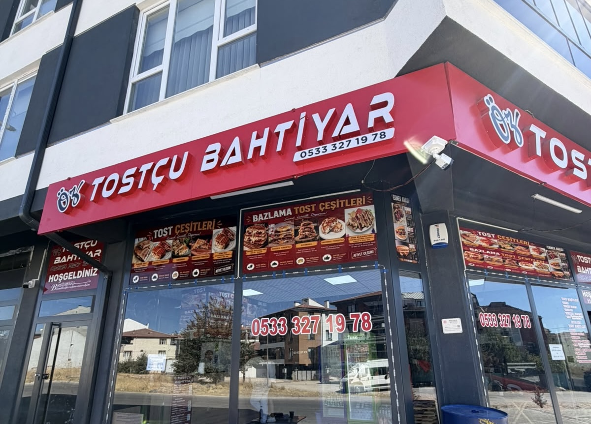 Araba Arkasında Başladı, Kendi Dükkanını Açtı: Öz Tostçu Bahtiyar Eskişehir’de Hizmet Veriyor